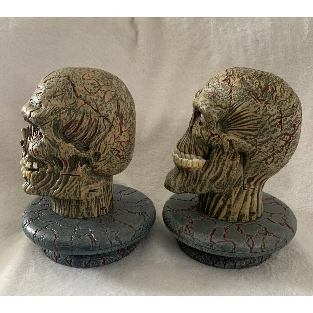 THE ROTTEN HEADS 2 MOTION ACTIVATED ROTTEN HEADS ZOMBIE HALLOWEEN‎ Read
